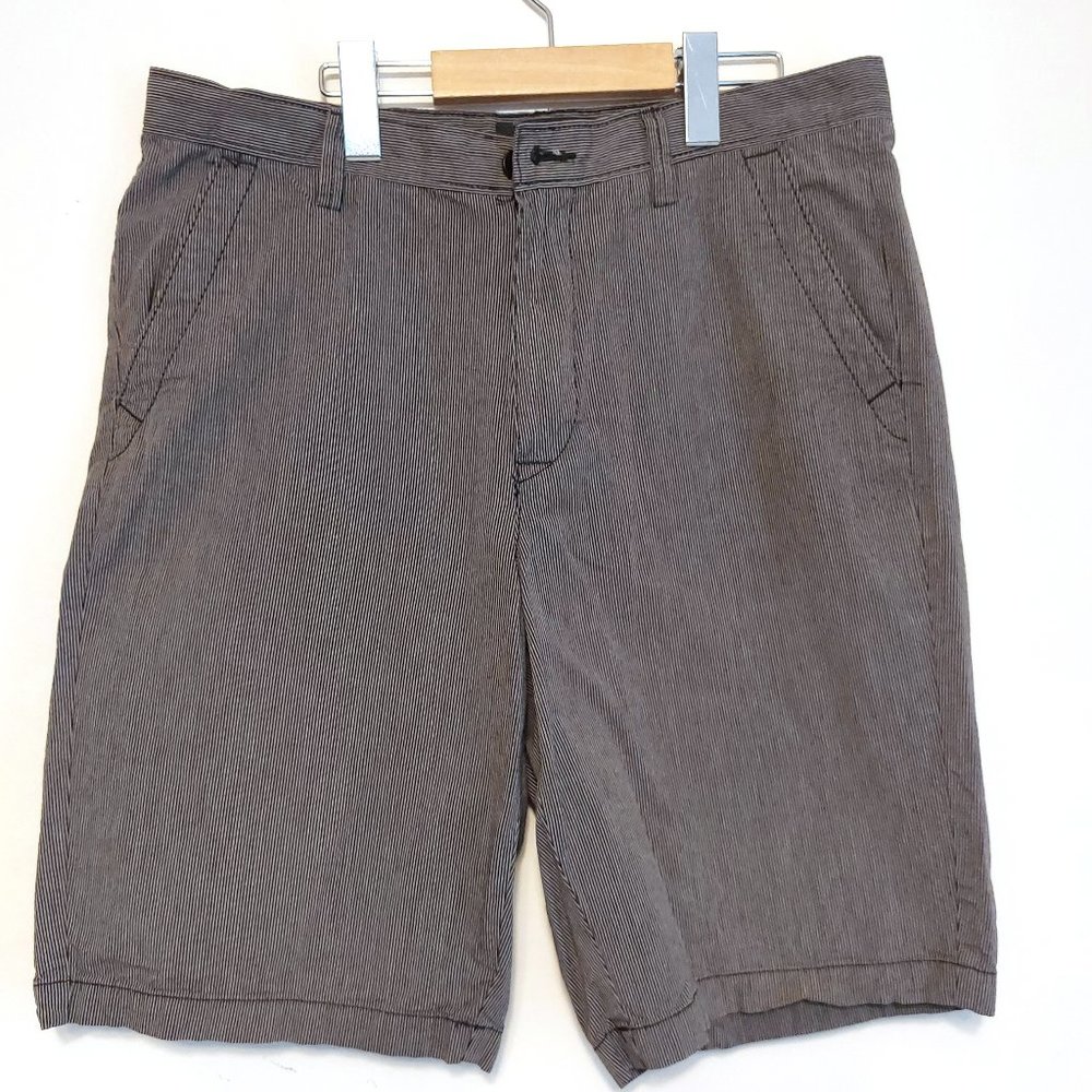 Apt 9 Men’s Flat Front Shorts Size 33 Zipper Casual Summer